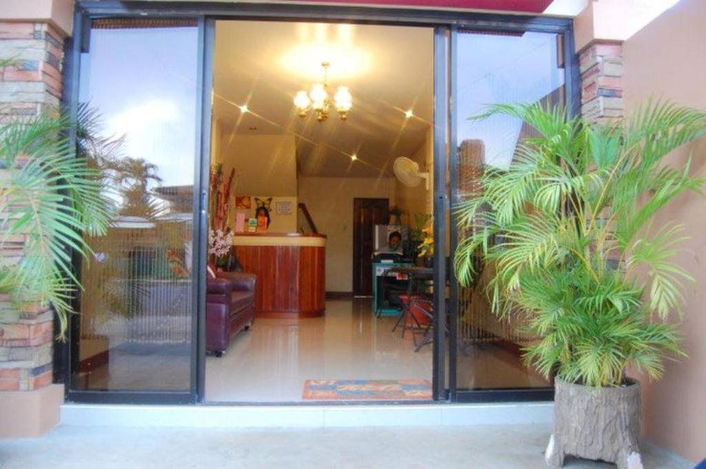 Balayong pensión Puerto Princesa Exterior foto