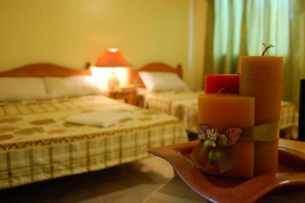 Balayong pensión Puerto Princesa Habitación foto