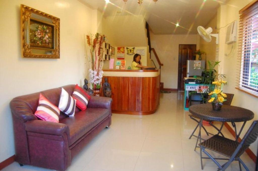Balayong pensión Puerto Princesa Exterior foto